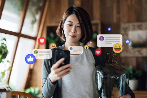How to Keep up with the Latest Social Media Trends in 2025